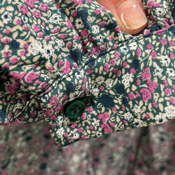 Banana Republic Flower print dress shirt with attached tie. - Picture 7 of 8